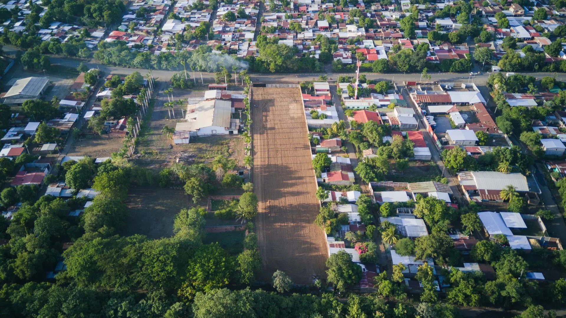Vista aérea del terreno de Residencial Albor y su entorno