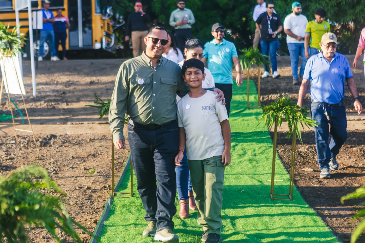Familia durante el recorrido inaugural